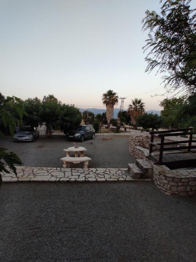 Hotel Takis Agios Georgios  Eksteriør bilde
